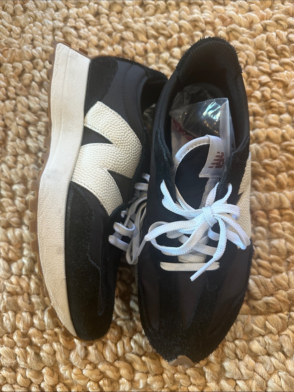 New Balance® 327 women's sneakers